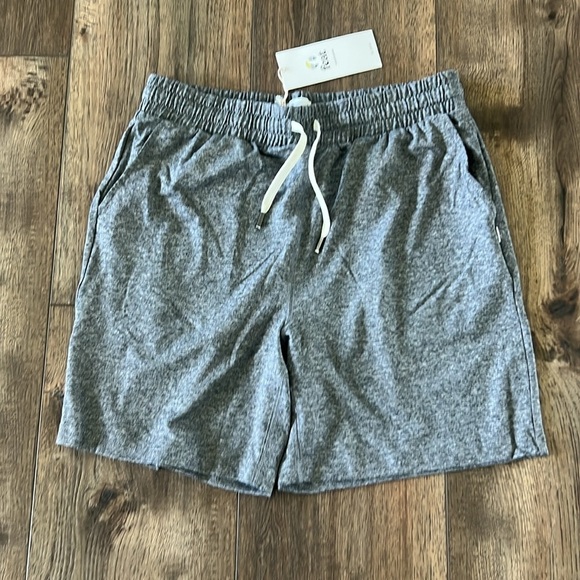 New Feat Mens Standard Crewneck Sweatshirt & Shorts Set Heather gray Size Large - Picture 10 of 13